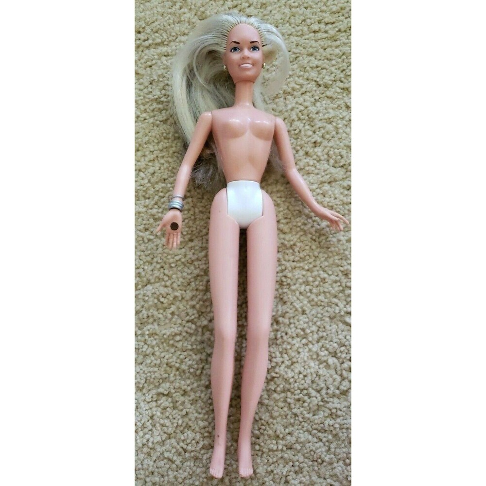 Sabrina The Teenage Witch Barbie Doll Magic Magnet Twist Hand 1997 Kenner